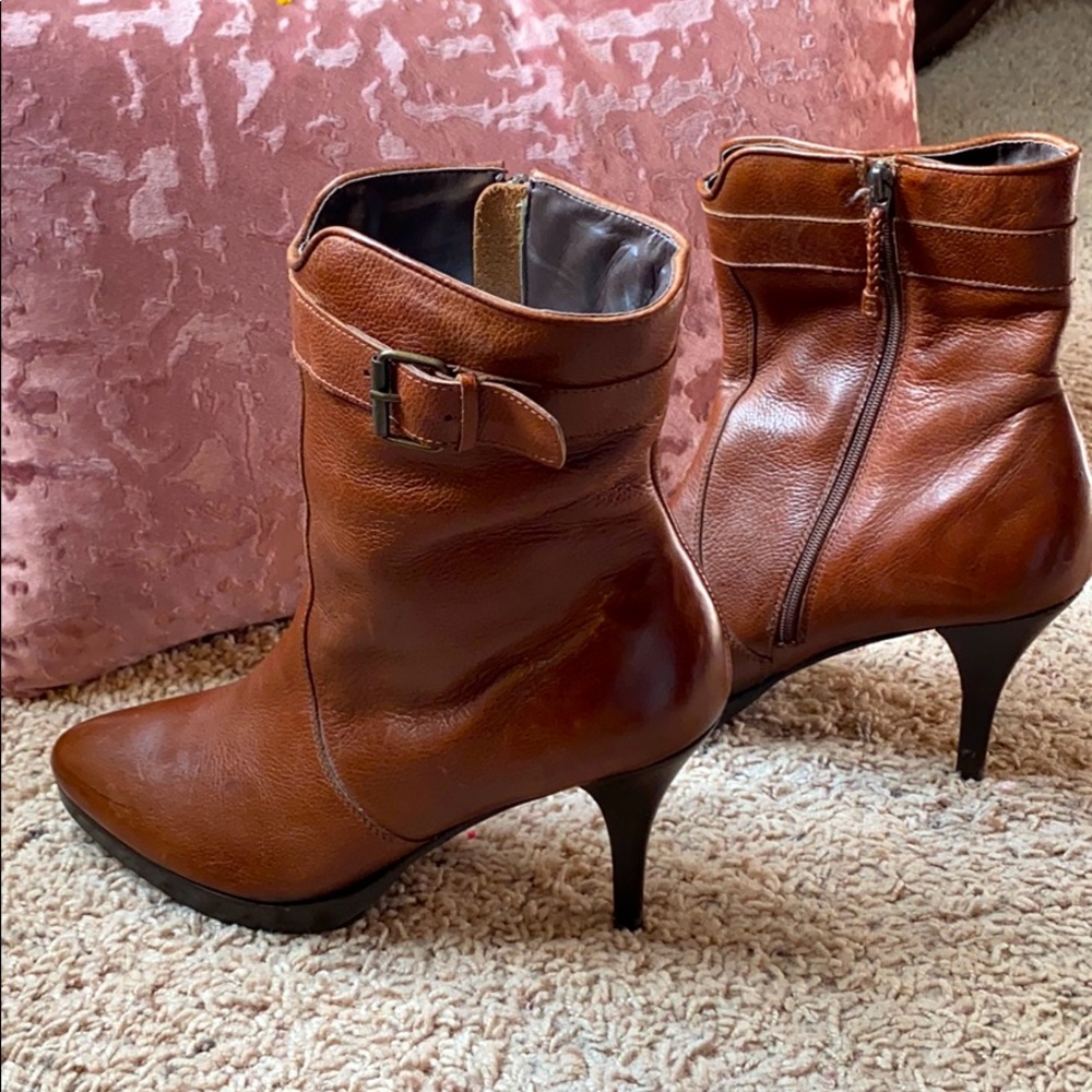 Leather heeled booties